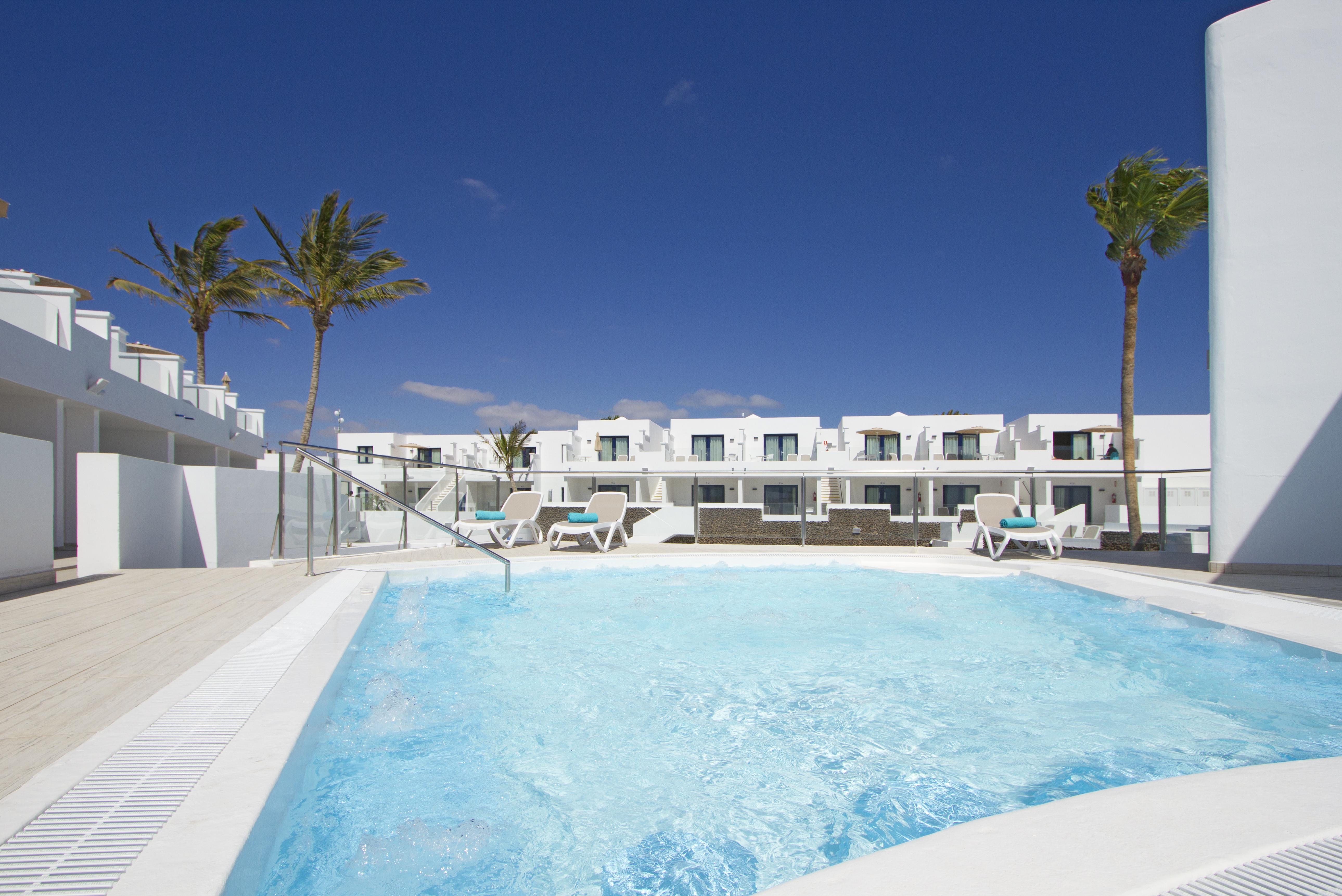 Aqua Suites Puerto del Carmen  Exteriör bild